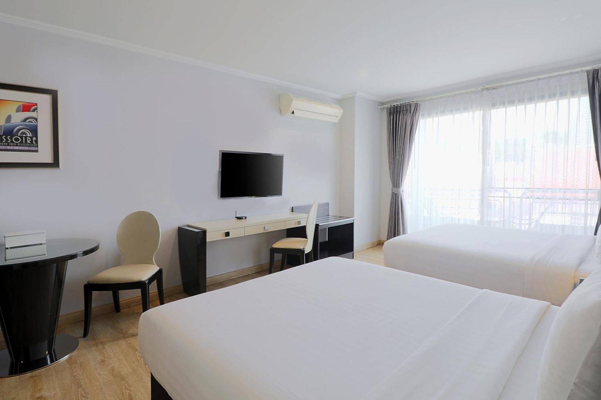 Sirin Exclusive Hotel And Residence Pattaya Exterior photo