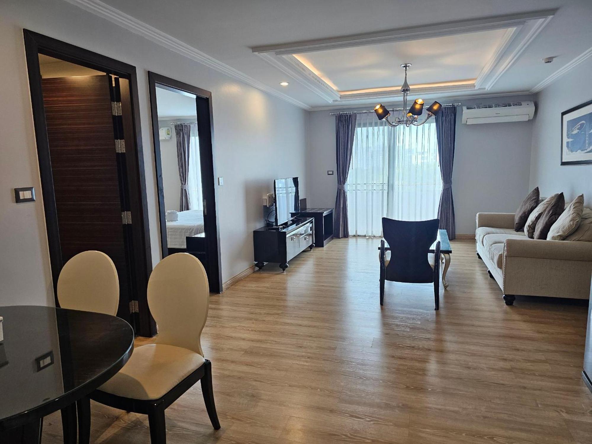 Sirin Exclusive Hotel And Residence Pattaya Exterior photo