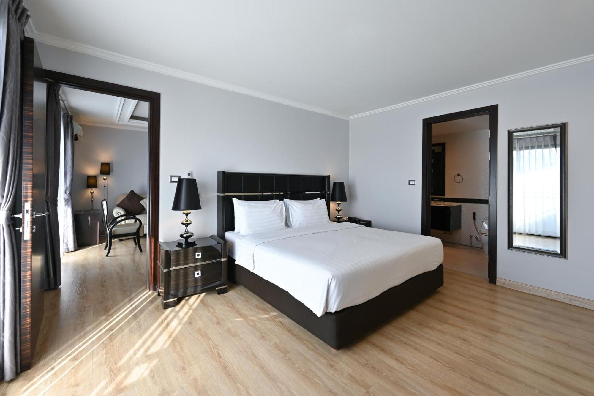 Sirin Exclusive Hotel And Residence Pattaya Exterior photo