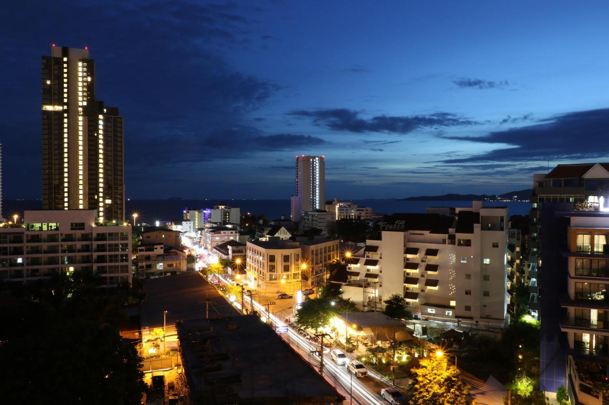 Sirin Exclusive Hotel And Residence Pattaya Exterior photo